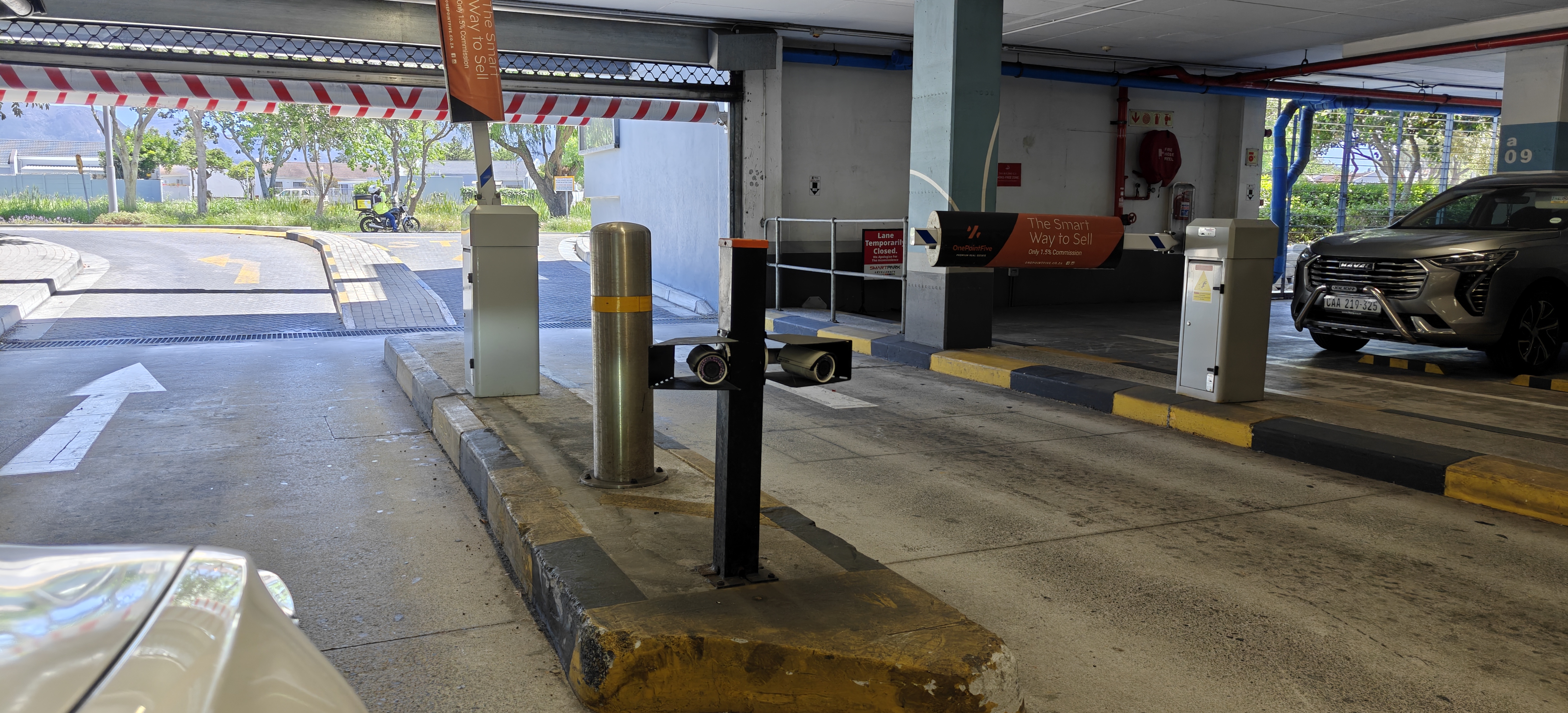 License plate recognition cameras for ticketless exit from a parking lot License plate recognition cameras for ticketless exit from a parking lot
