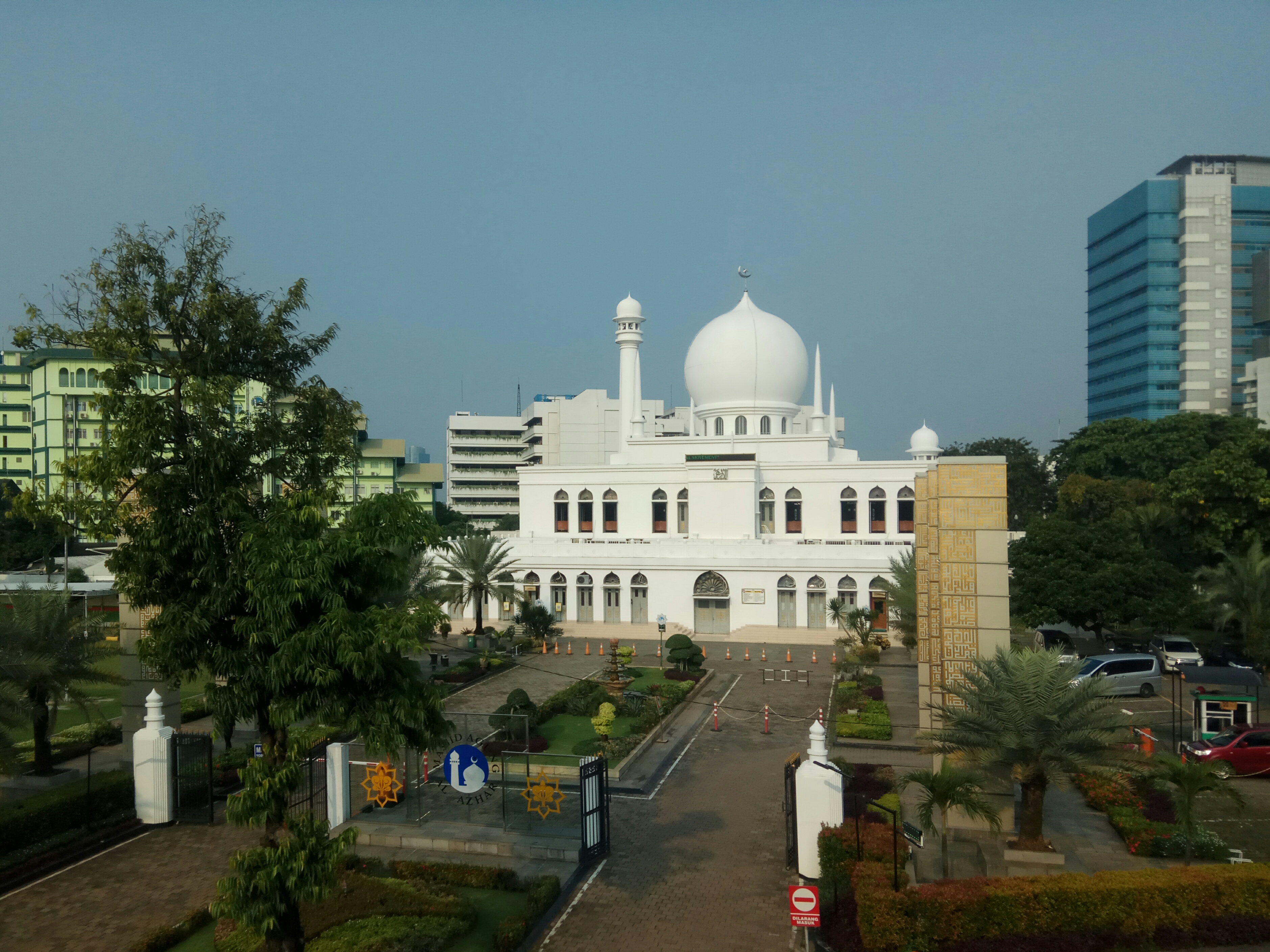 Al-Azhar Great Mosque on Jalan Sisingamangaraja