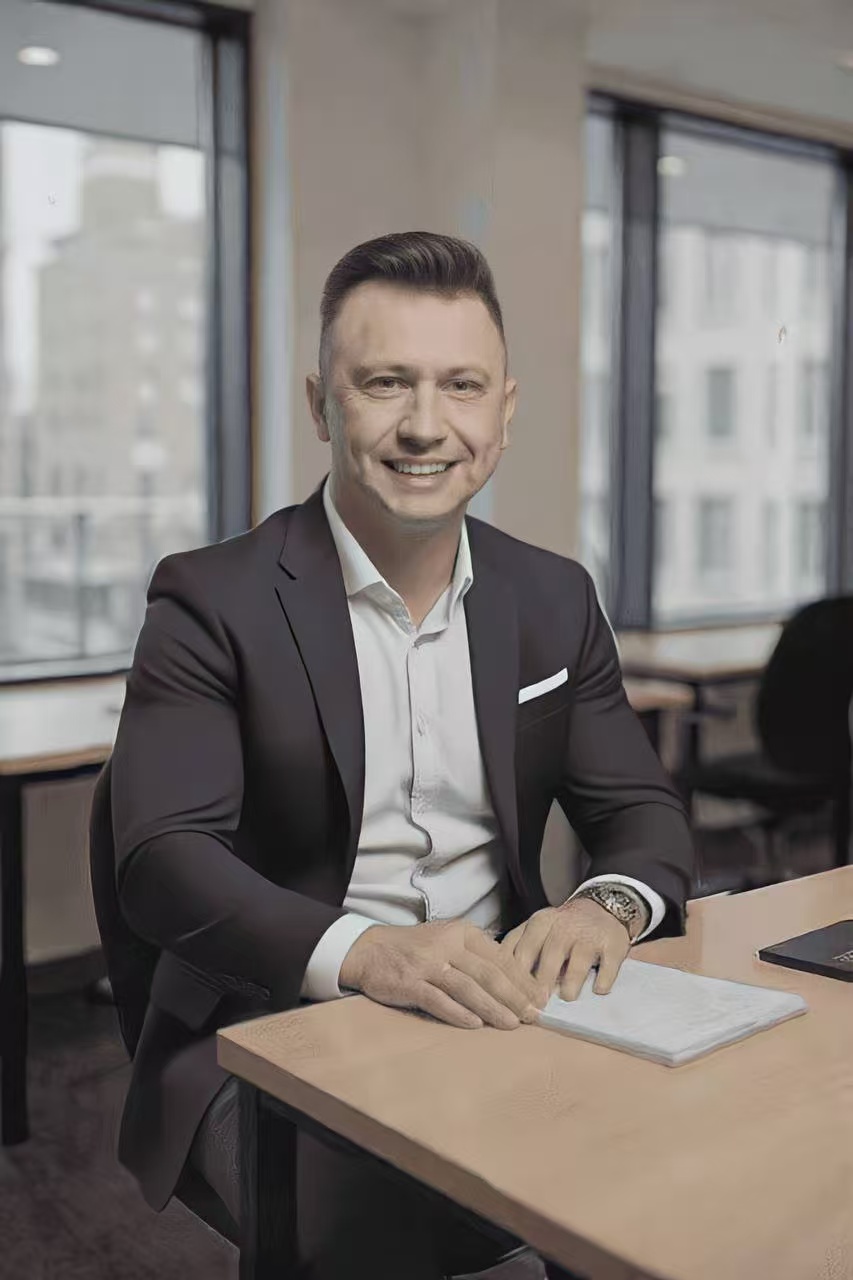 David Whitcombe: Chief Equity Analyst 