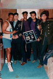 Producer Michael Ellis and El General win "La Gaviota de Plata" at the Festival de la Canción de Viña del Mar, en Chile.