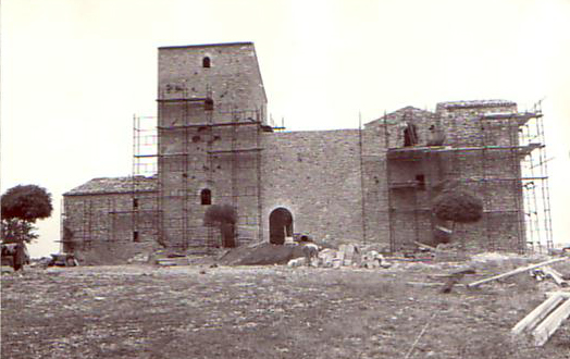 TodiCastle in 1973 before restoration