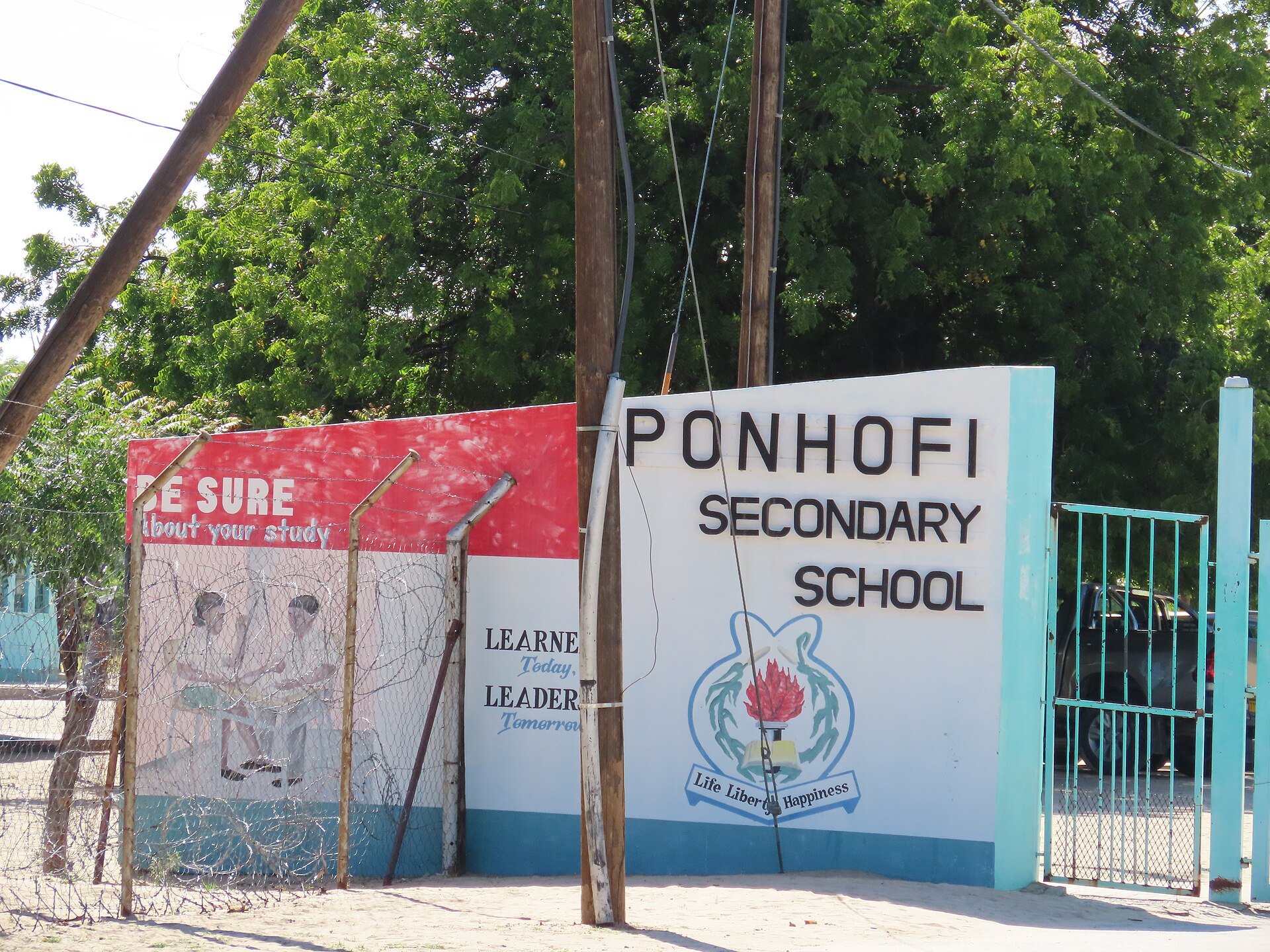 Ponhofi senior secondary school