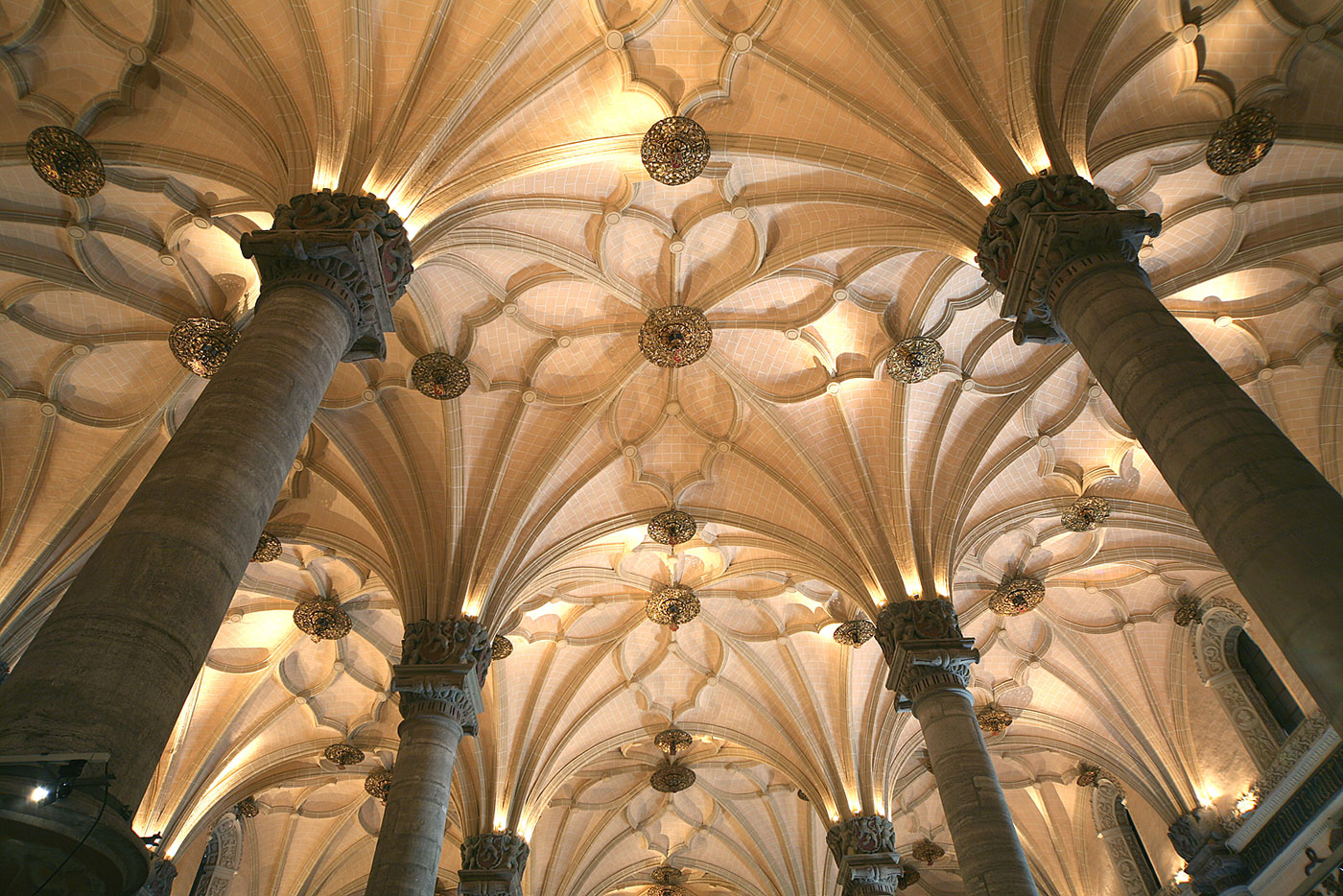Rib vault of the interior
