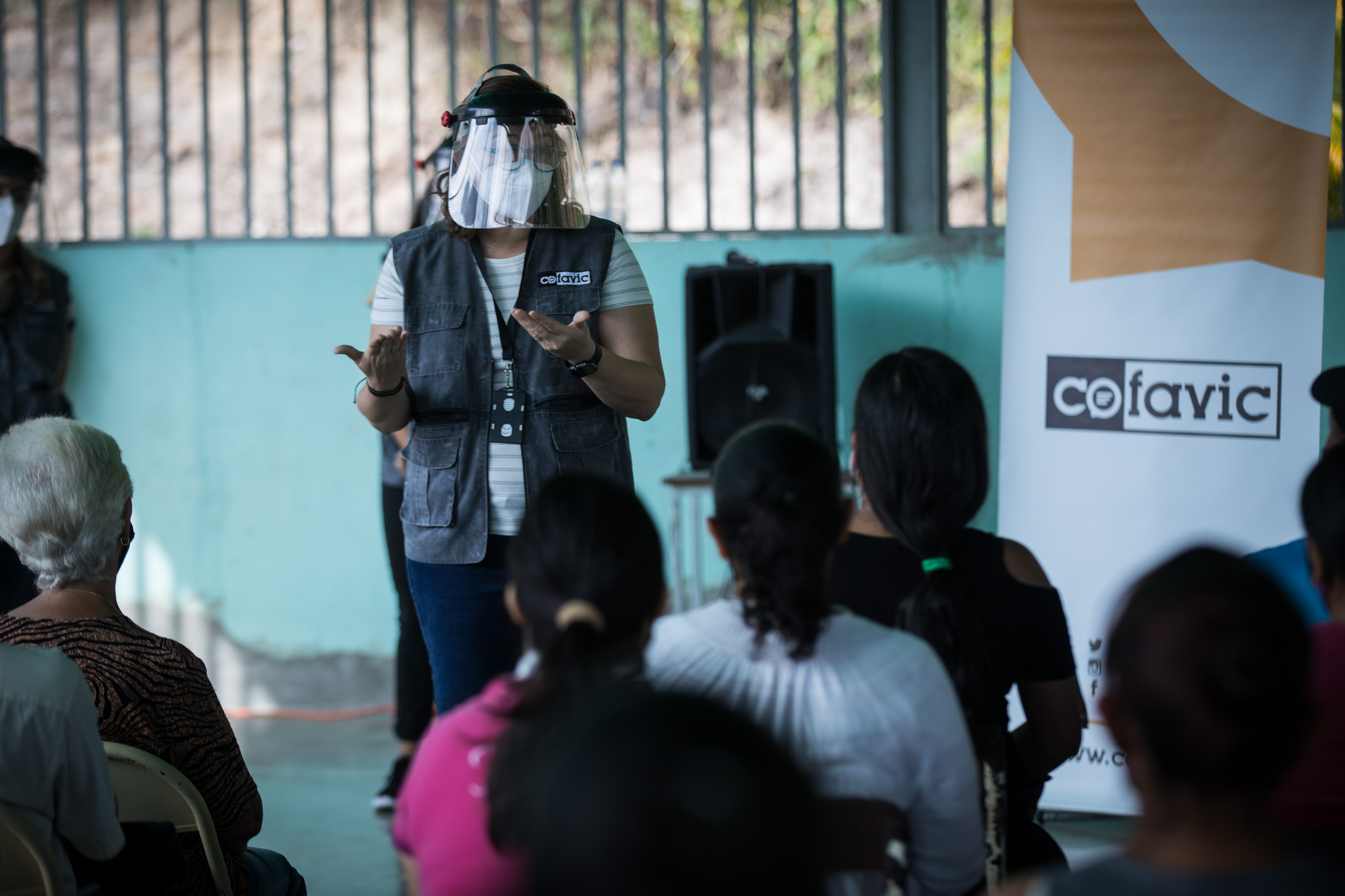 Community human rights training session led by COFAVIC.