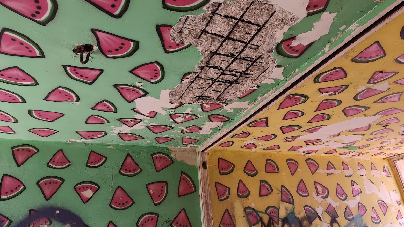 Graffiti in one of the abandoned rooms|center