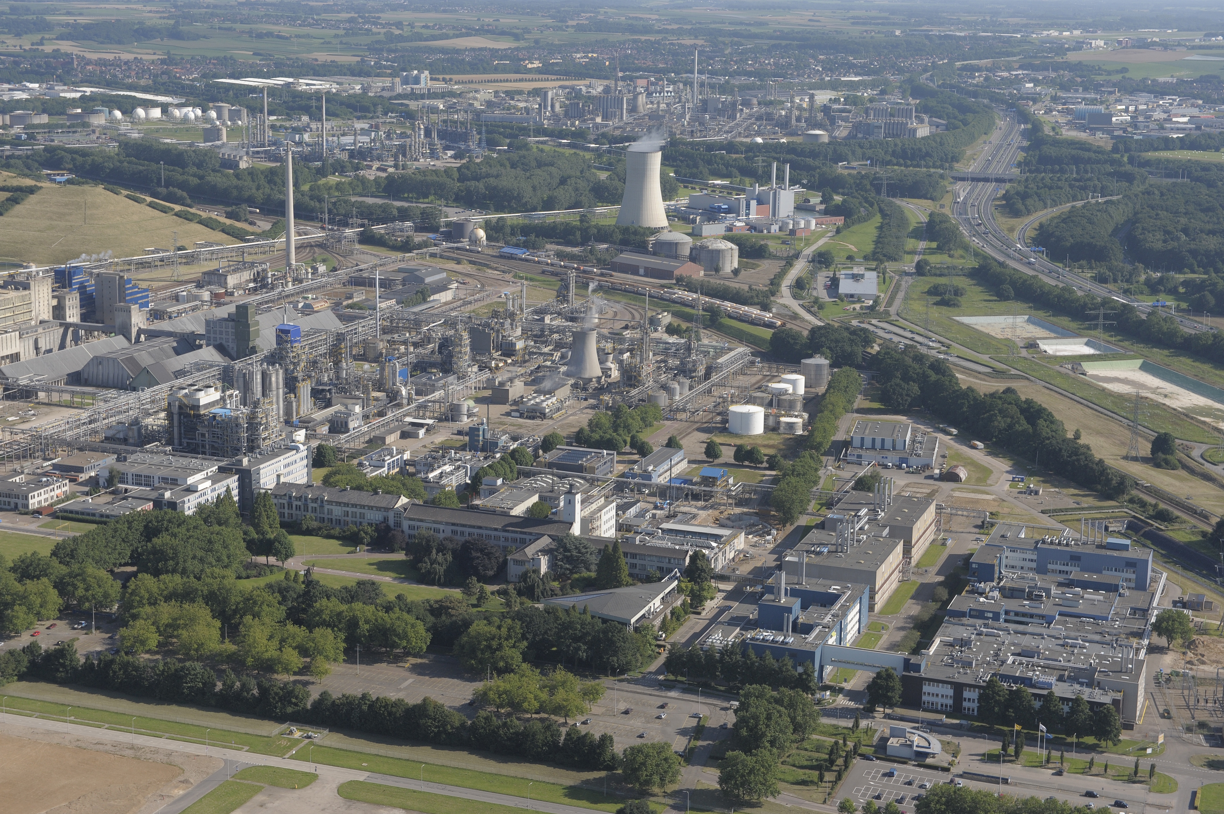 Chemelot site YXY pilot plant