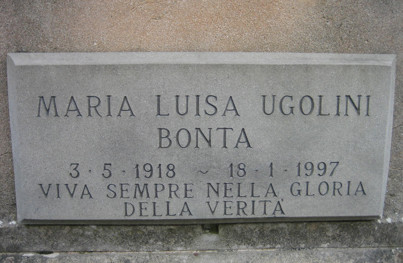 Cimitero delle Porte Sante - Basilica di San Miniato al Monte; Florence, Italy. Gravestone of artist Maria Luisa Ugolini Bonta: "Viva Sempre Nella Gloria Della Verità " (Alive Forever in the Glory of Truth) Cimitero delle Porte Sante - Basilica di San Miniato al Monte; Florence, Italy. Gravestone of artist Maria Luisa Ugolini Bonta: "Viva Sempre Nella Gloria Della Verità " (Alive Forever in the Glory of Truth)